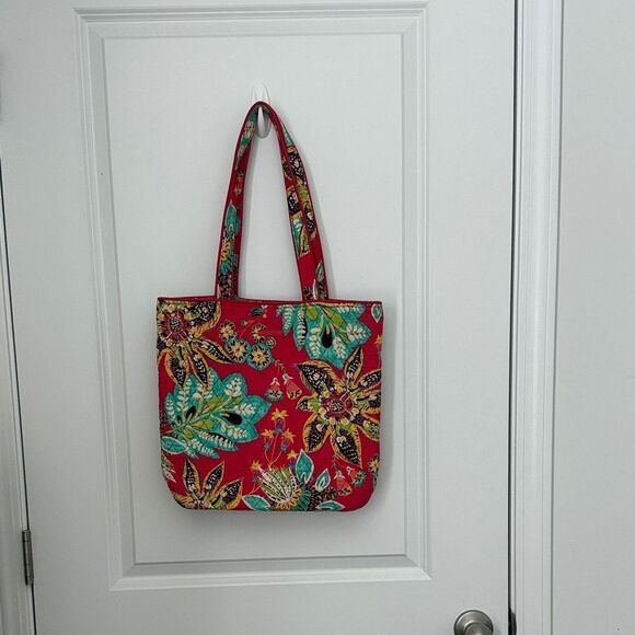 Vera Bradley Handbags - Vera Bradley Multicolor Floral Tote